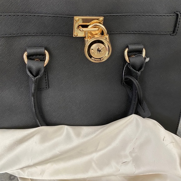 Michael Kors Hamilton Bag with gold chain - Picture 3 of 6